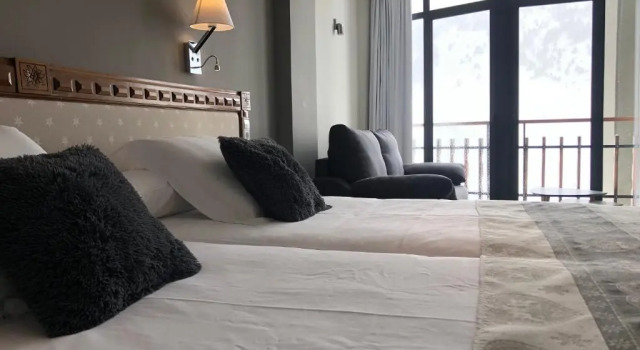 Трёхместный номер Standard с видом на горы Hotel Edelweiss Candanchú
