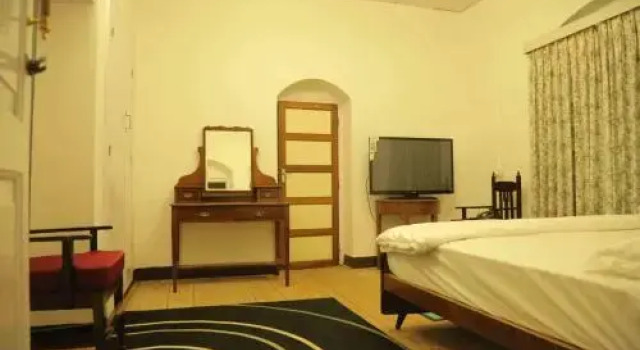 Marsh Villa Luxury Resort