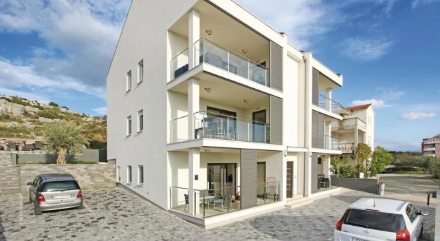 Amazing Home in Sibenik With Wifi and 3 Bedrooms