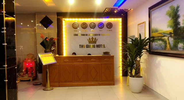OYO 1143 Thu Giang Hotel, Забронировать Отель Отели Кау Гиай с парковкой, Парковка