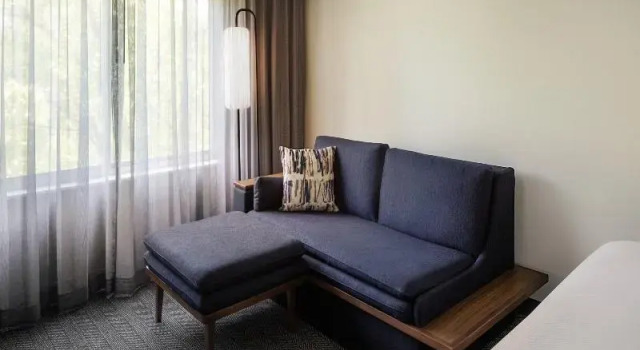 Двухместный люкс c 1 комнатой Courtyard Edison Woodbridge