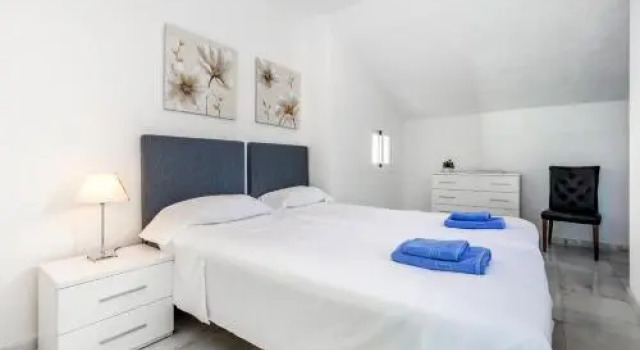 Exclusive Duplex Penthouse in Puerto Banus, Забронировать Отель Отели Марбелья с парковкой, рядом с Playas del Duque, Парковка