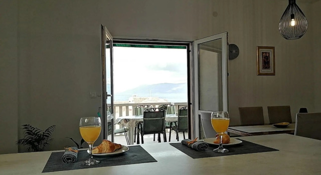 Mika - 150m From the sea - A1, Rezerwuj Hotel Brac Island 