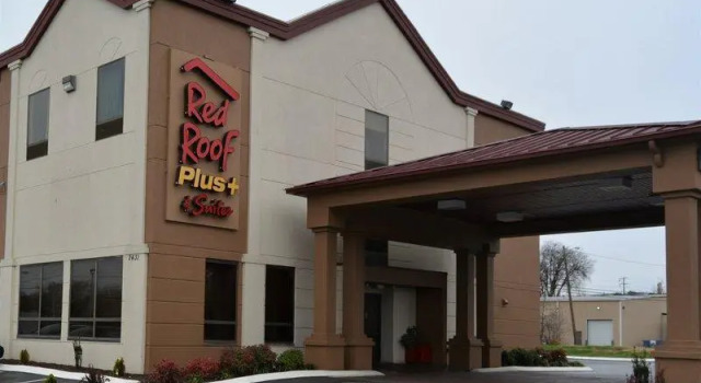 Номер Deluxe Red Roof Inn PLUS+ & Suites Chattanooga - Downtown