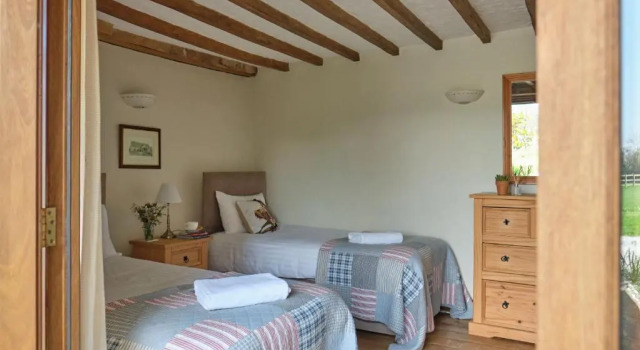 Коттедж Middlewick Holiday Cottages