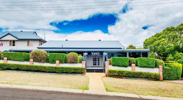 Best Western Plus Ambassador On Ruthven Motor Inn, Rezervasyon Otel Toowoomba Queensland