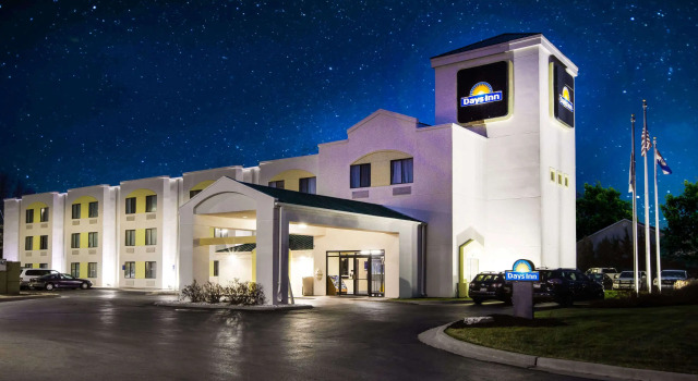 Days Inn by Wyndham Blue Springs, Buchen Sie Hotel Blue Springs Missouri