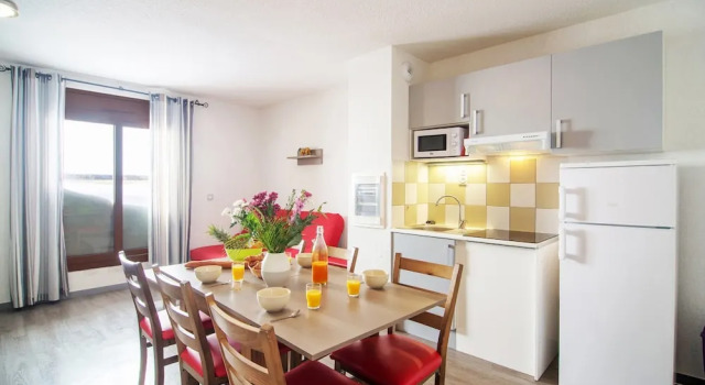 Апартаменты с 2 комнатами с балконом Vacancéole - Les Chalets de lIsard