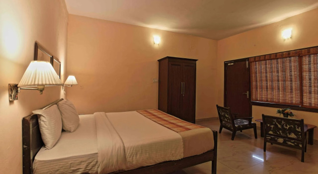 Corbett Riverside Resort, Rezerwuj Ośrodek wypoczynkowy Hotele w Uttarakhand z basenem, Basen