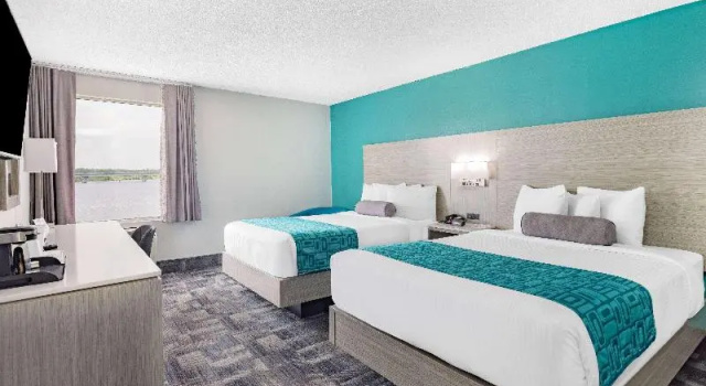 Четырёхместный номер Standard Travelodge by Wyndham Miramichi New Brunswick