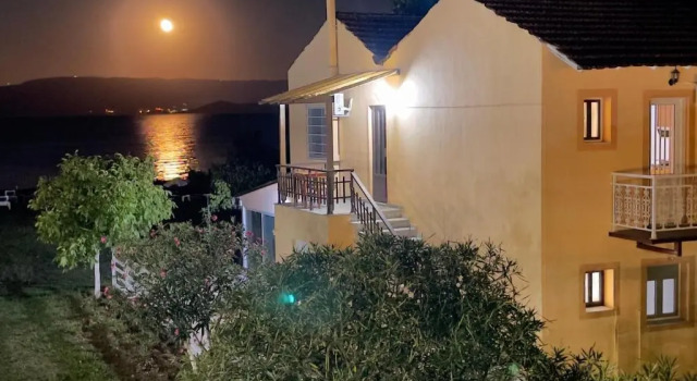 Коттедж Sandy Beach Houses - Sea View
