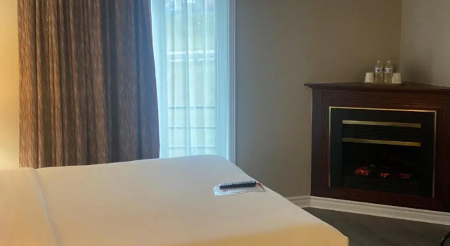 Номер Standard Le Parc Gatineau, Tapestry Collection by Hilton