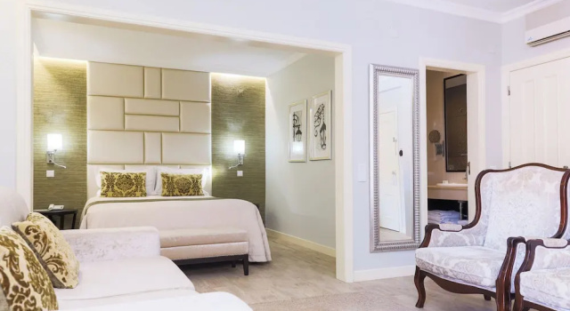 Четырёхместный номер Standard Josefa D`Obidos Hotel
