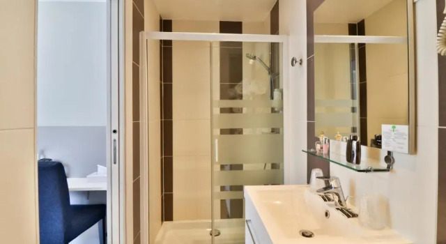 Четырёхместный номер Standard Hotel La Tuiliere