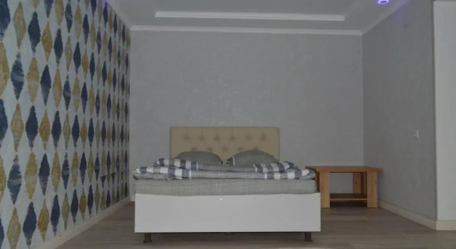 Apartment on Ahunbaev street, 187