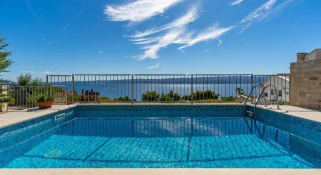 Вилла Villa Oslo - luxury place with sea views & heated pool, 300m far from sandy beach