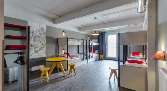 Кровать в общем номере MEININGER Hotels Bruxelles City Center