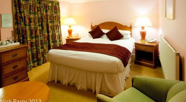 Templars Hotel and Carvery, Забронировать Отель Болдок Хартфордшир