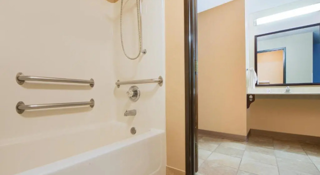 Люкс Quality Inn Fairfield