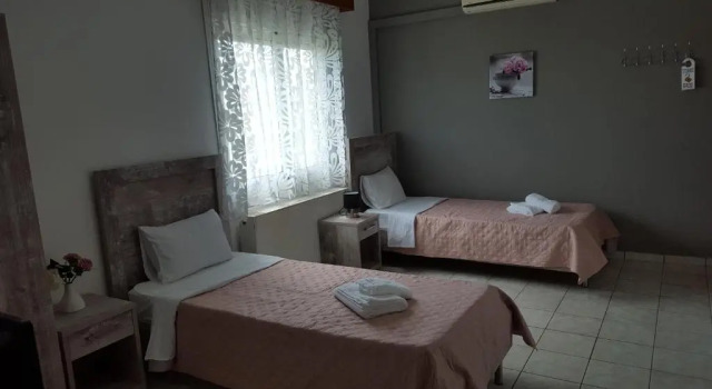 Четырёхместный номер Standard Chrisa Hotel