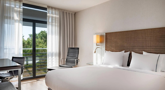 Двухместный номер Standard с видом на сад Отель AC Gavà Mar Airport by Marriott