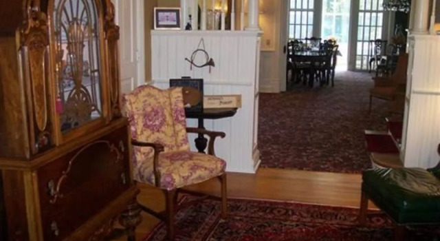 Abingdon Manor, Забронировать Отель Отели Южной Каролины с завтраком, Завтраки