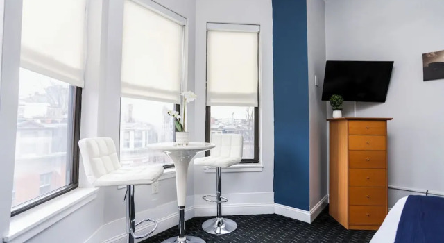 Студия Classic Maverick Suites at 400 Columbus Ave