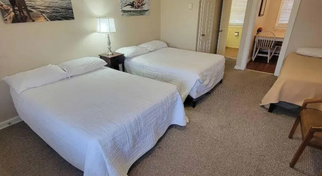 Трёхместный номер Deluxe Early American Motel