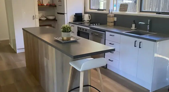 Коттедж Groovy Log House Lorne Ocean View Log House Pet Friendly Freshly Renovated