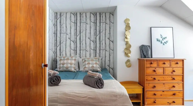 Lakefront House with 5 BR and Sauna, Boek Hotel Hotels in Zuid Finland met parkeren, Parkeren