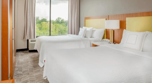 Люкс SpringHill Suites Cincinnati North Forest Park