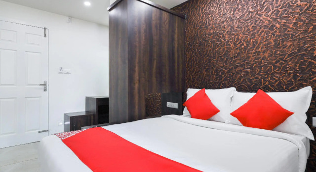 Capital O 71307 Feathers, Забронировать Отель Отели Коччи 3 звезды, 3*