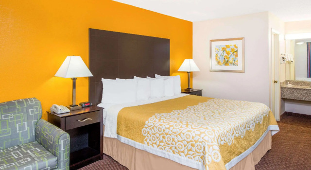 Двухместный номер Standard Days Inn by Wyndham Calvert City - Paducah East
