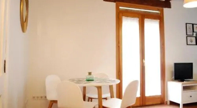 Vlc Apartaments, Забронировать Отель  