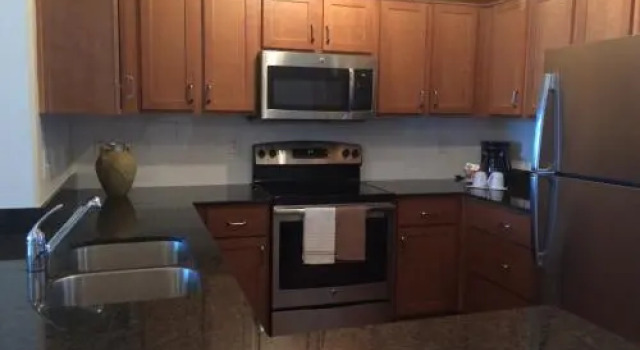 Smallwood - 30 Night Stay, Забронировать Отель Отели Форт-Уэрт с парковкой, рядом с Концертная площадка Пантер-Айленд-Павильон, Парковка