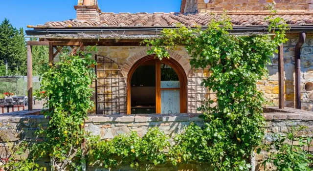 Lovely Villa in Tavarnelle Val di Pesa with Private Swimming Pool