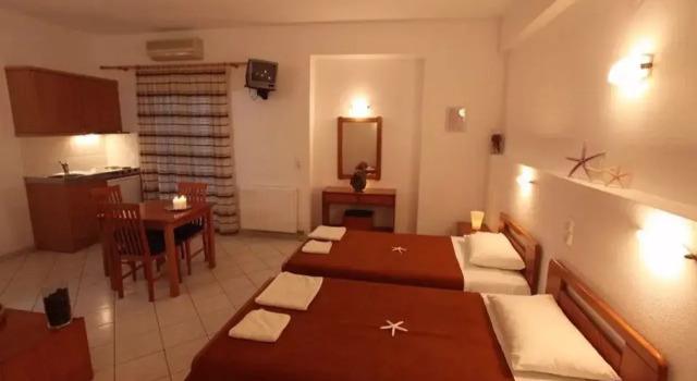 Peter's Studio, Book Guesthouse Agios Lazaros Greece