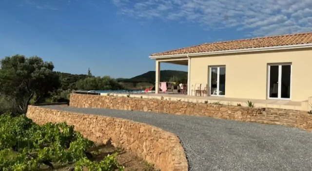 Villa L'esquirol With View and Pool, Rezervasyon Villa Roquebrun Hérault