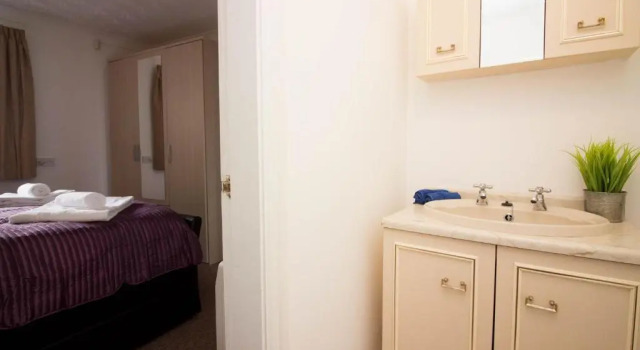 Lovely Sea Front House in Cleethorpes - sleeps 6, Boek Hotel Hotels in Merseyside met zwembad, Zwembad