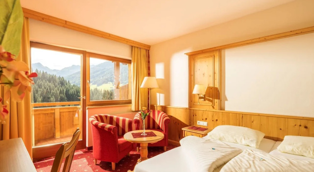 Двухместный номер Comfort с балконом Hotel Alphof Alpbach