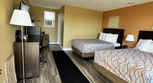 Четырёхместный номер Deluxe с видом на реку Travellers Inn
