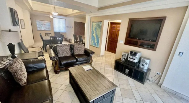 Spectacular 2 Bedroom Condo on Sandy Beach at Las Palmas Resort G-201 2 Condo by RedAwning, Prenota Resort Hotel a Sonora con parcheggio, Parcheggio