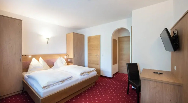 Hotel-Gasthof Kröll - Nähe Kaprun, Забронировать Отель  
