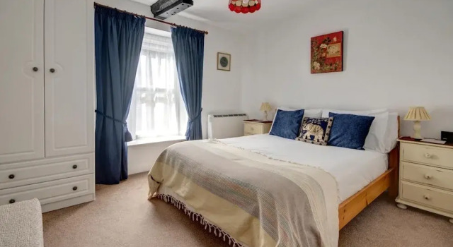 Katrina's Apartment Cirencester, Varaa Huoneisto Asunnot kohteessa Merseyside, Huoneisto
