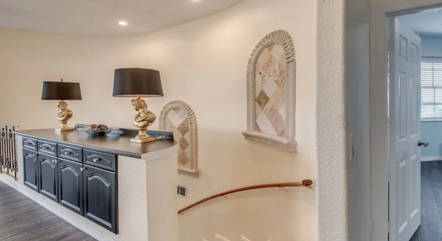 Golden Globe - Luxury on the Canal With Pool spa, Забронировать Курортный отель Курортные отели Кейп-Корал, Курортный отель