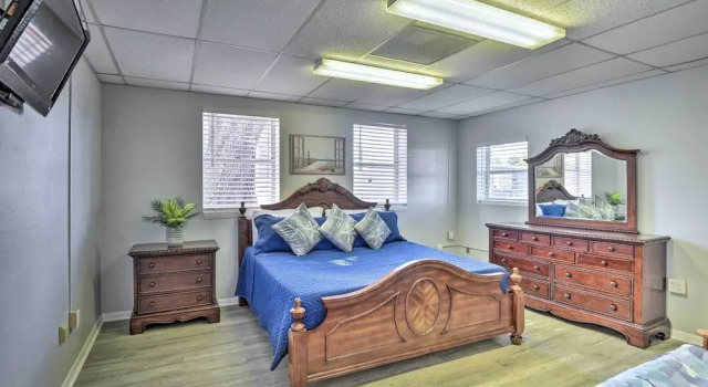 Коттедж Serene Daytona Beach House w/ Private Yard!