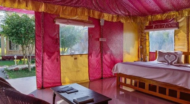 Vb9 Corbett Resort, Rezerwuj Ośrodek wypoczynkowy Hotele w Uttarakhand z basenem, Basen