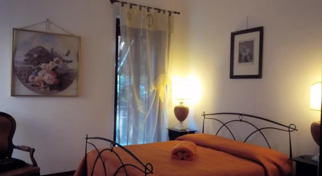 Casa Vacanze Pink Oleander, Забронировать Отель Отели Вероны с парковкой, рядом с Филармонический театр Вероны, Парковка