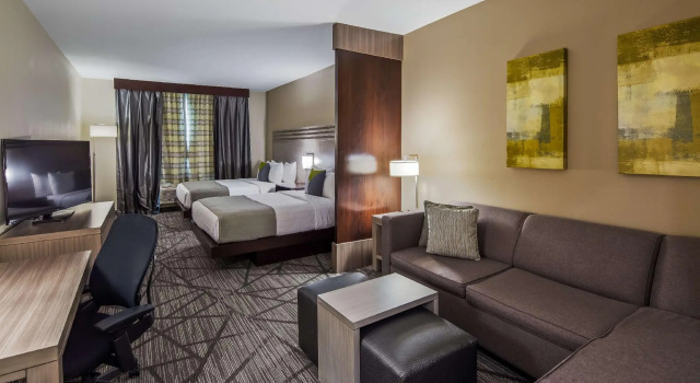 Четырёхместный номер Standard Comfort Inn & Suites Houston I-45 North - IAH