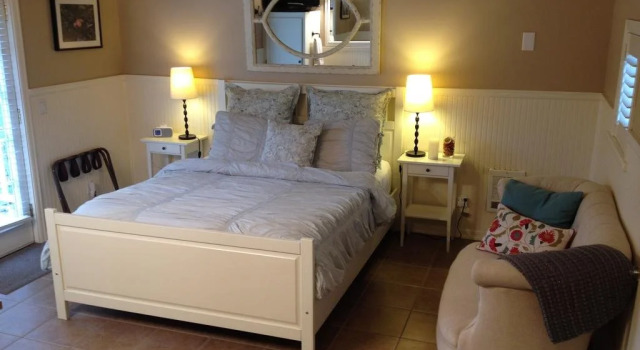 Garden Isle Guest Cottages Vacation Home, Book Guesthouse Coupeville Whidbey Island